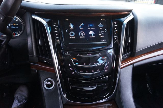 2017 Cadillac Escalade PREMIUM LUXUXRY, 4X4, PREMIUM WHEELS, MOON ROOF, 3RD ROW SEATING - 23100112 - 33
