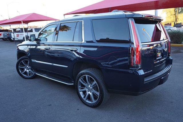 2017 Cadillac Escalade PREMIUM LUXUXRY, 4X4, PREMIUM WHEELS, MOON ROOF, 3RD ROW SEATING - 23100112 - 3