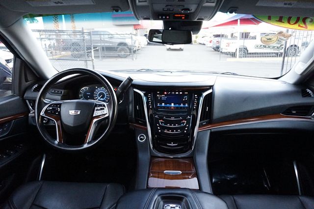 2017 Cadillac Escalade PREMIUM LUXUXRY, 4X4, PREMIUM WHEELS, MOON ROOF, 3RD ROW SEATING - 23100112 - 46