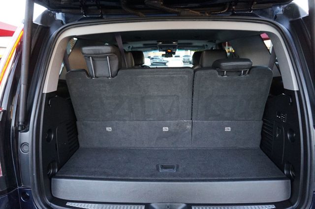 2017 Cadillac Escalade PREMIUM LUXUXRY, 4X4, PREMIUM WHEELS, MOON ROOF, 3RD ROW SEATING - 23100112 - 8