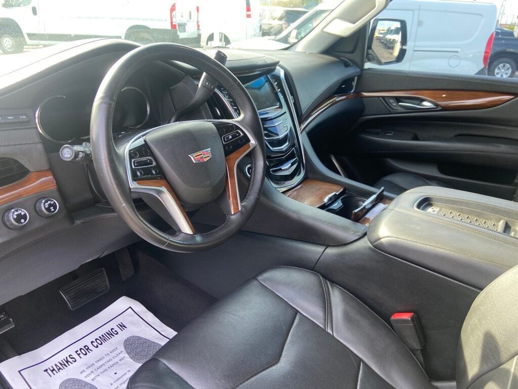 2017 Cadillac Escalade ESV Luxury photo 11