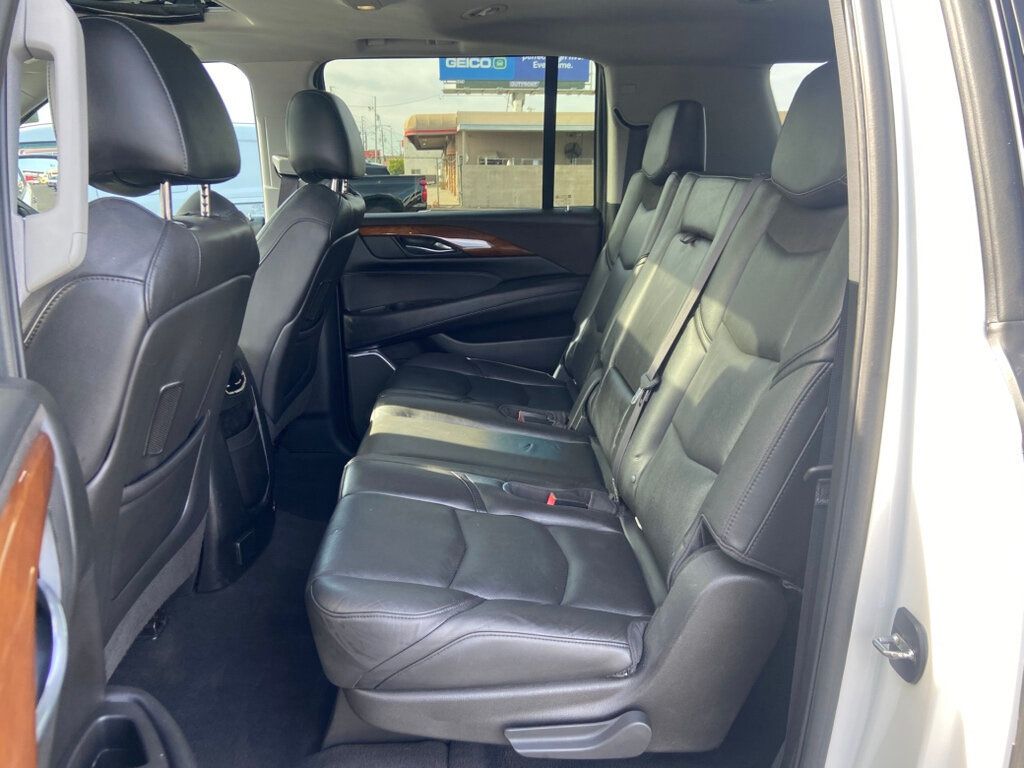 2017 Cadillac Escalade ESV Luxury photo 13