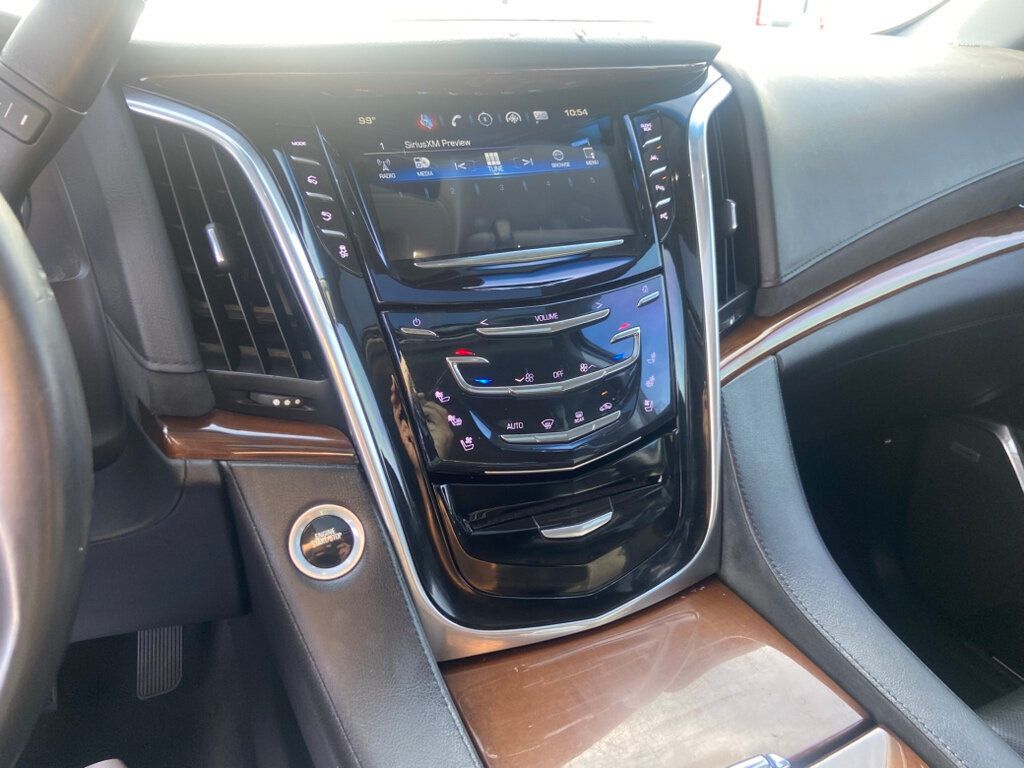 2017 Cadillac Escalade ESV Luxury photo 16