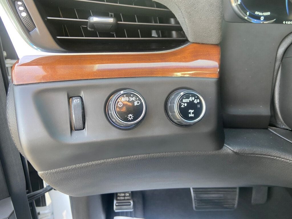 2017 Cadillac Escalade ESV Luxury photo 18