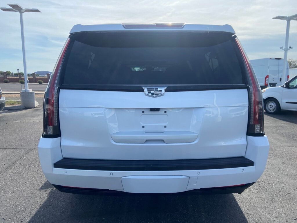 2017 Cadillac Escalade ESV Luxury photo 5