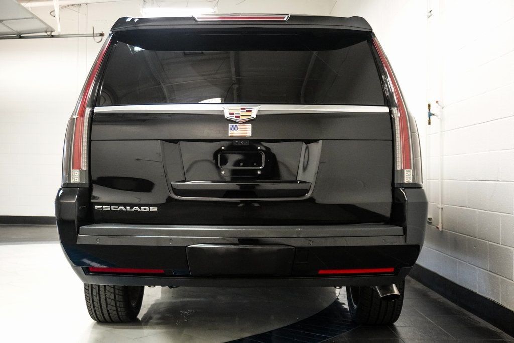 2017 Cadillac Escalade ESV Luxury photo 11