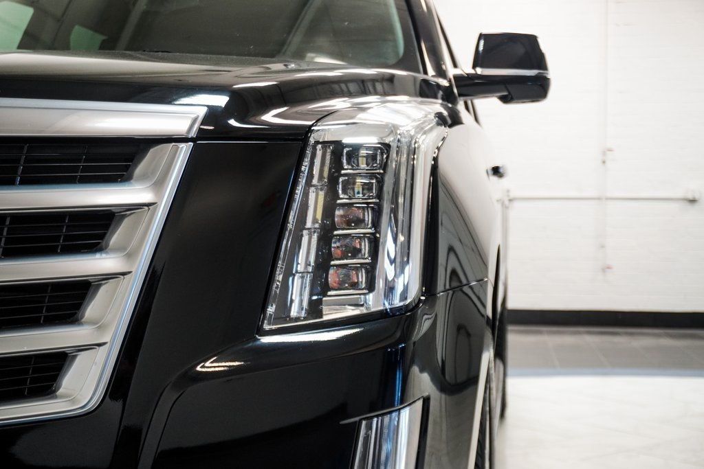 2017 Cadillac Escalade ESV Luxury photo 13