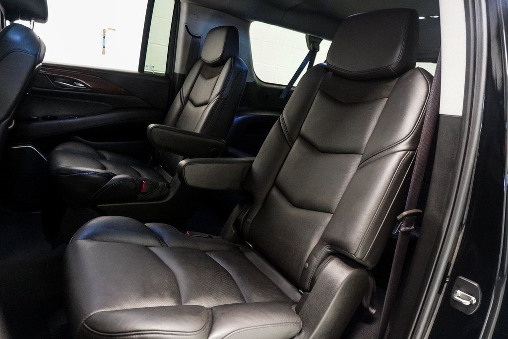 2017 Cadillac Escalade ESV Luxury photo 19