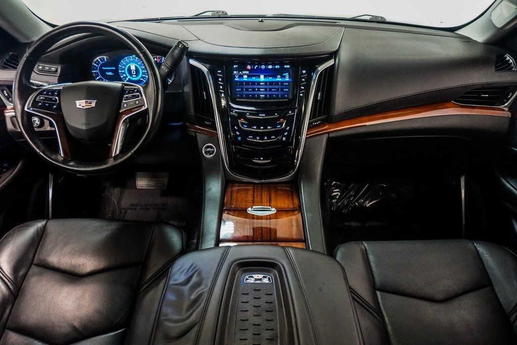 2017 Cadillac Escalade ESV Luxury photo 24