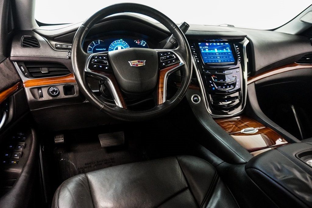 2017 Cadillac Escalade ESV Luxury photo 25