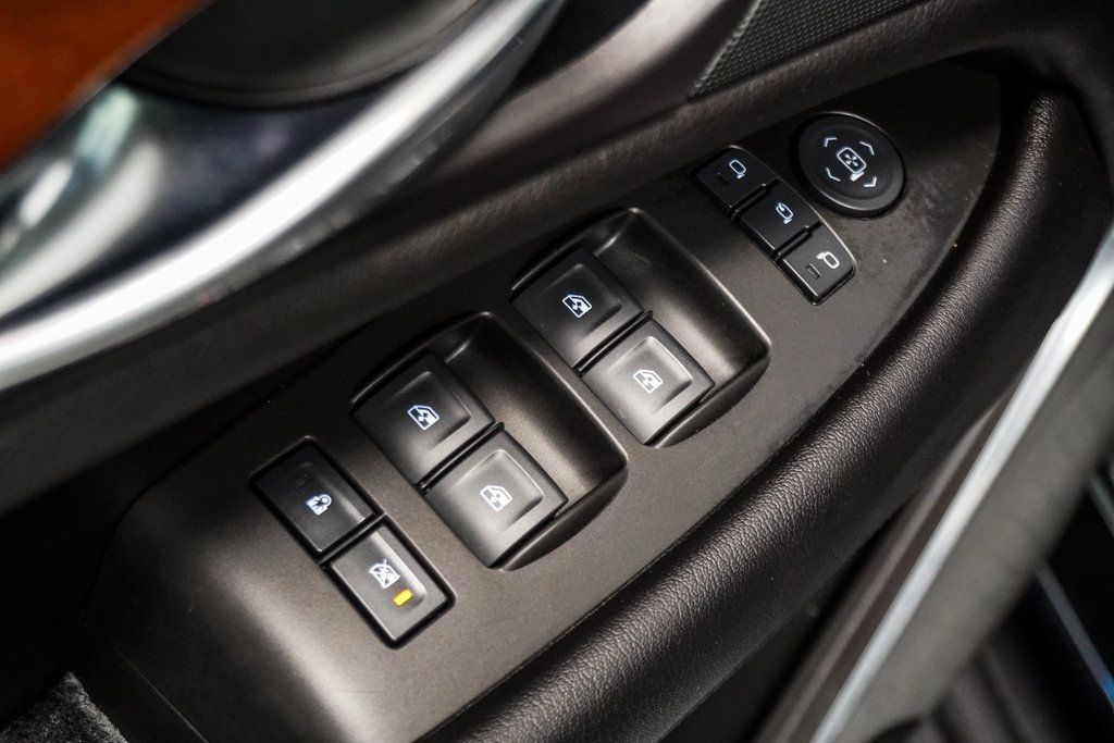 2017 Cadillac Escalade ESV Luxury photo 31