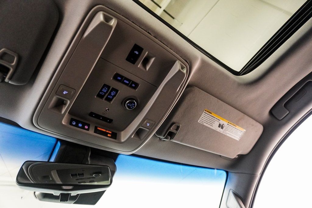 2017 Cadillac Escalade ESV Luxury photo 36