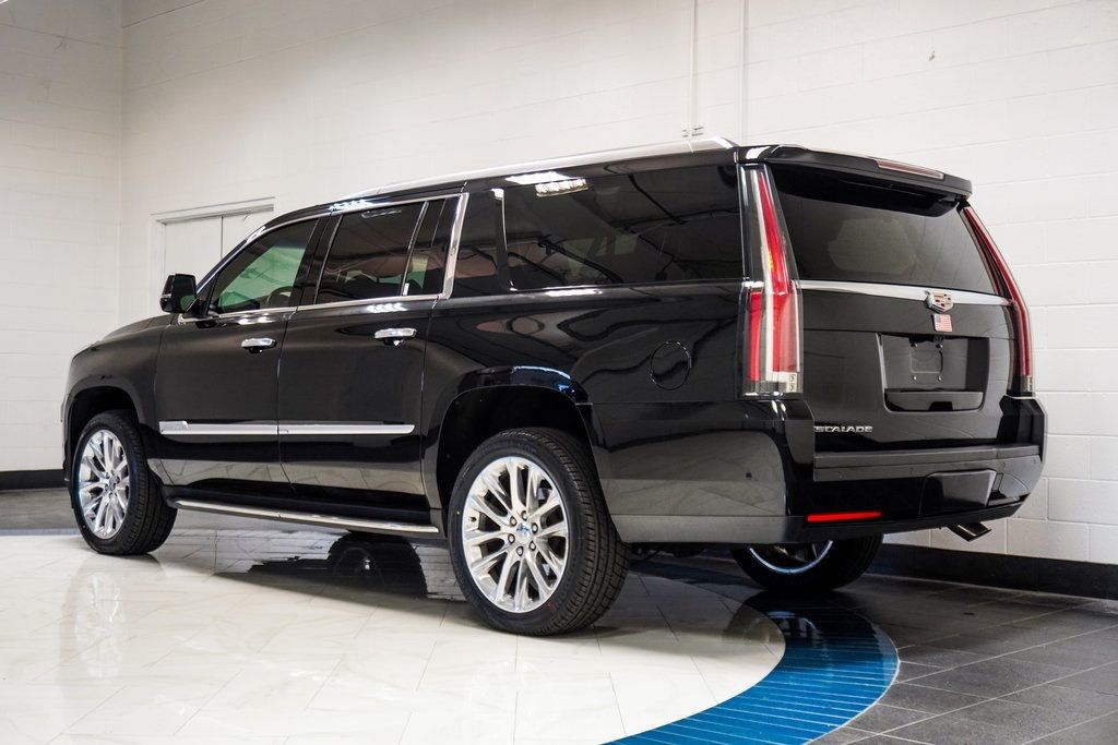 2017 Cadillac Escalade ESV Luxury photo 5