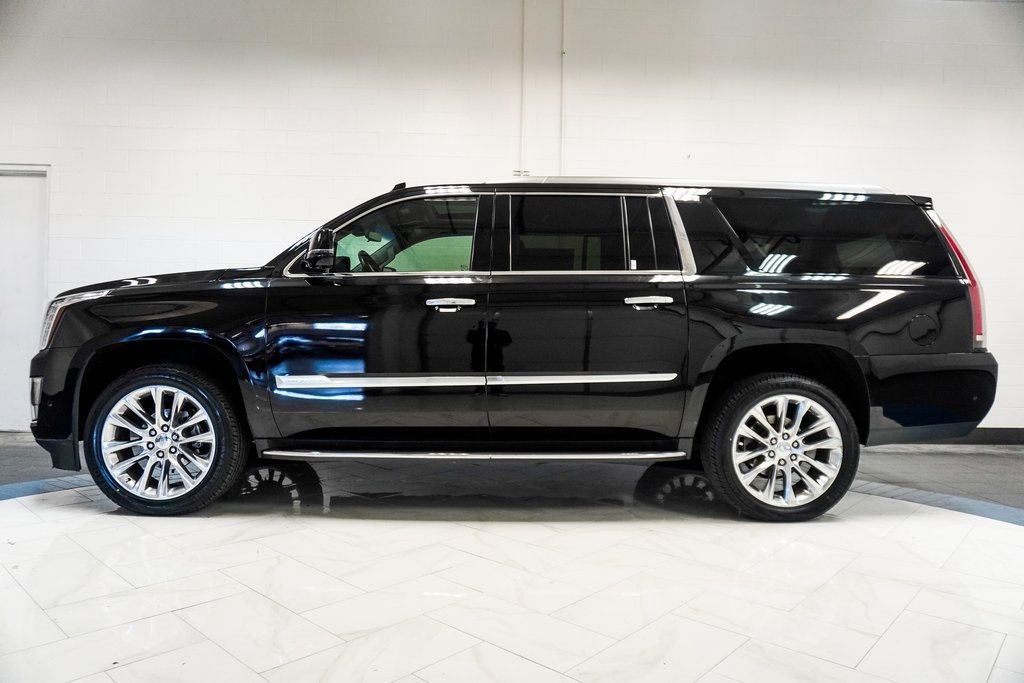 2017 Cadillac Escalade ESV Luxury photo 6