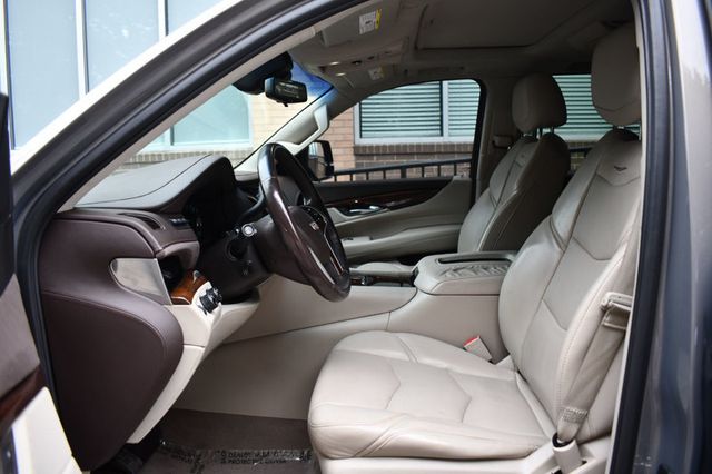 2017 Cadillac Escalade ESV 4WD 4dr Luxury - 22983224 - 23