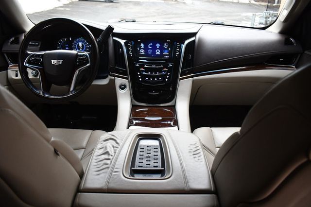 2017 Cadillac Escalade ESV 4WD 4dr Luxury - 22983224 - 26