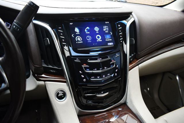 2017 Cadillac Escalade ESV 4WD 4dr Luxury - 22983224 - 31