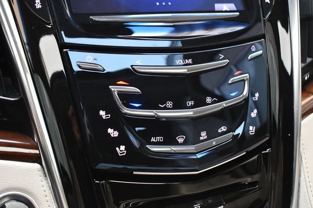 2017 Cadillac Escalade ESV 4WD 4dr Luxury - 22983224 - 32
