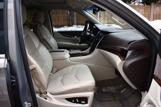 2017 Cadillac Escalade ESV 4WD 4dr Luxury - 22983224 - 36