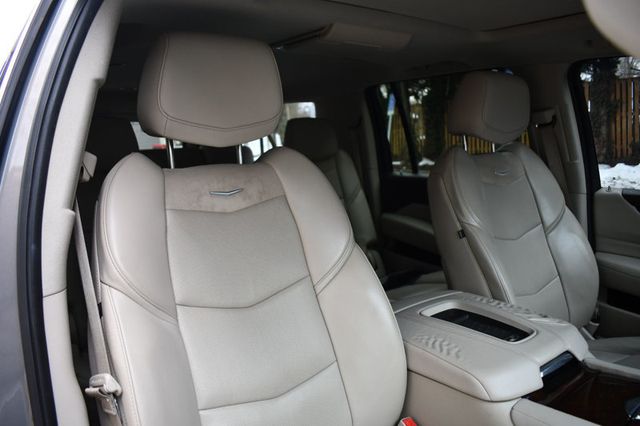 2017 Cadillac Escalade ESV 4WD 4dr Luxury - 22983224 - 37