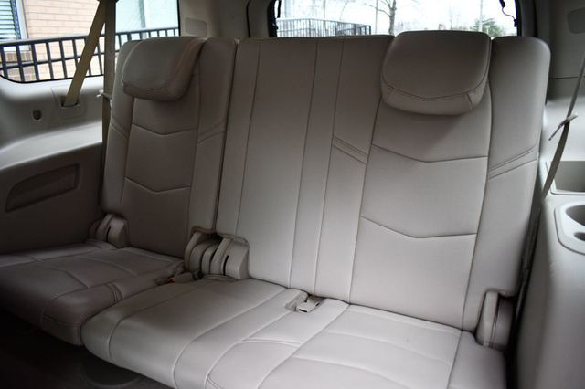 2017 Cadillac Escalade ESV 4WD 4dr Luxury - 22983224 - 44