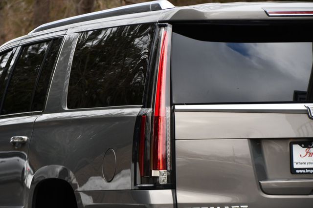 2017 Cadillac Escalade ESV 4WD 4dr Luxury - 22983224 - 5