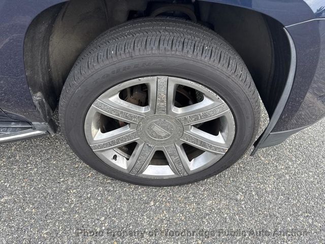 2017 Cadillac Escalade ESV 4WD 4dr Luxury - 23086639 - 13