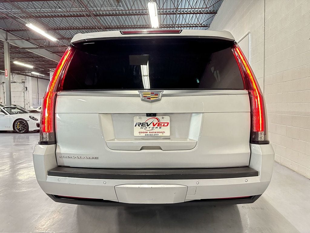 2017 Cadillac Escalade ESV 4WD 4dr Luxury - 22628985 - 5