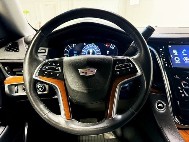 2017 Cadillac Escalade ESV 4WD 4dr Luxury - 22930735 - 9