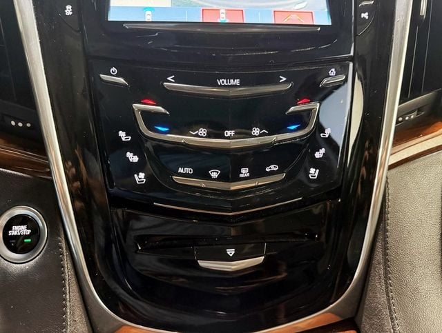 2017 Cadillac Escalade ESV 4WD 4dr Luxury - 22930735 - 23
