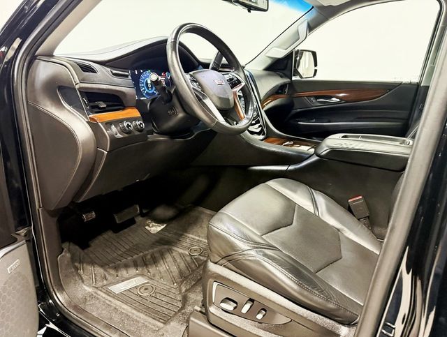 2017 Cadillac Escalade ESV 4WD 4dr Luxury - 22930735 - 31
