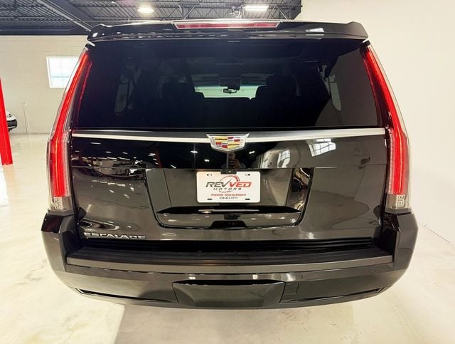 2017 Cadillac Escalade ESV 4WD 4dr Luxury - 22930735 - 5