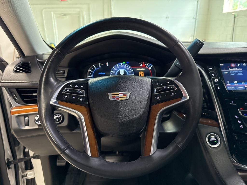 2017 Cadillac Escalade ESV 4WD 4dr Luxury - 23007338 - 11