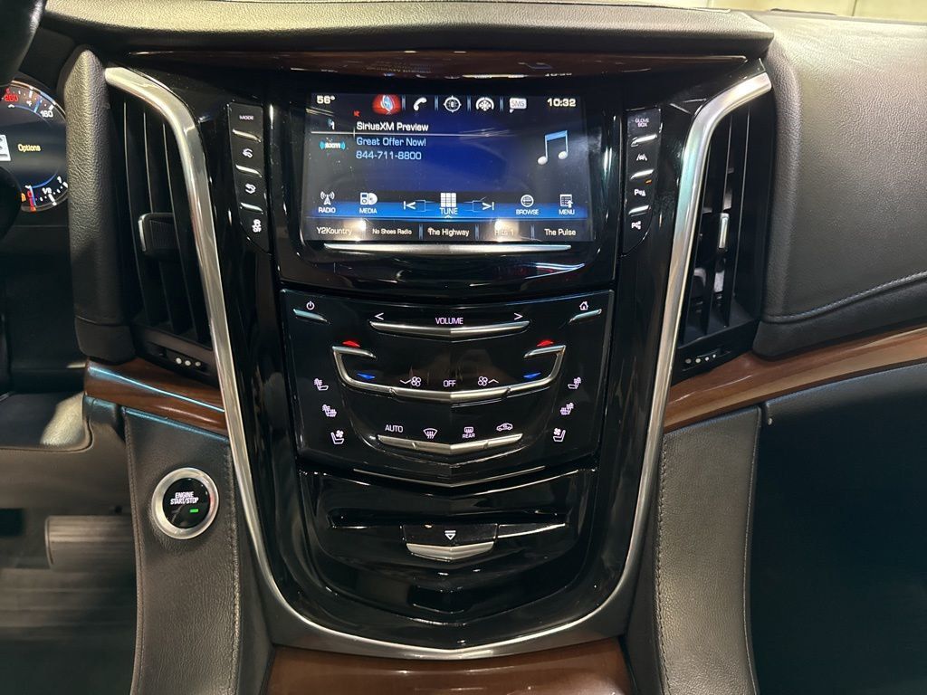 2017 Cadillac Escalade ESV 4WD 4dr Luxury - 23007338 - 18