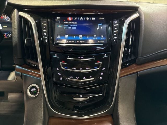 2017 Cadillac Escalade ESV 4WD 4dr Luxury - 23007338 - 18