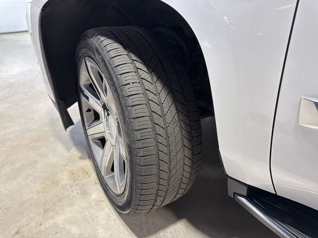 2017 Cadillac Escalade ESV 4WD 4dr Luxury - 23007338 - 2