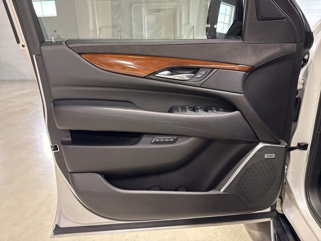 2017 Cadillac Escalade ESV 4WD 4dr Luxury - 23007338 - 34