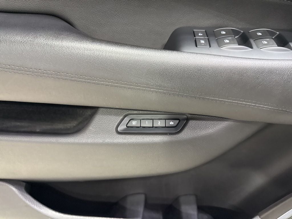 2017 Cadillac Escalade ESV 4WD 4dr Luxury - 23007338 - 36