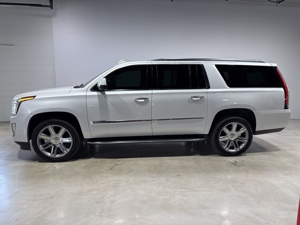 2017 Cadillac Escalade ESV 4WD 4dr Luxury - 23007338 - 3