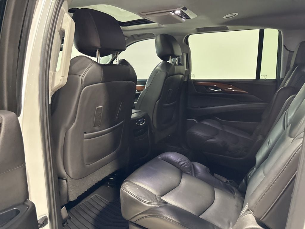 2017 Cadillac Escalade ESV 4WD 4dr Luxury - 23007338 - 40