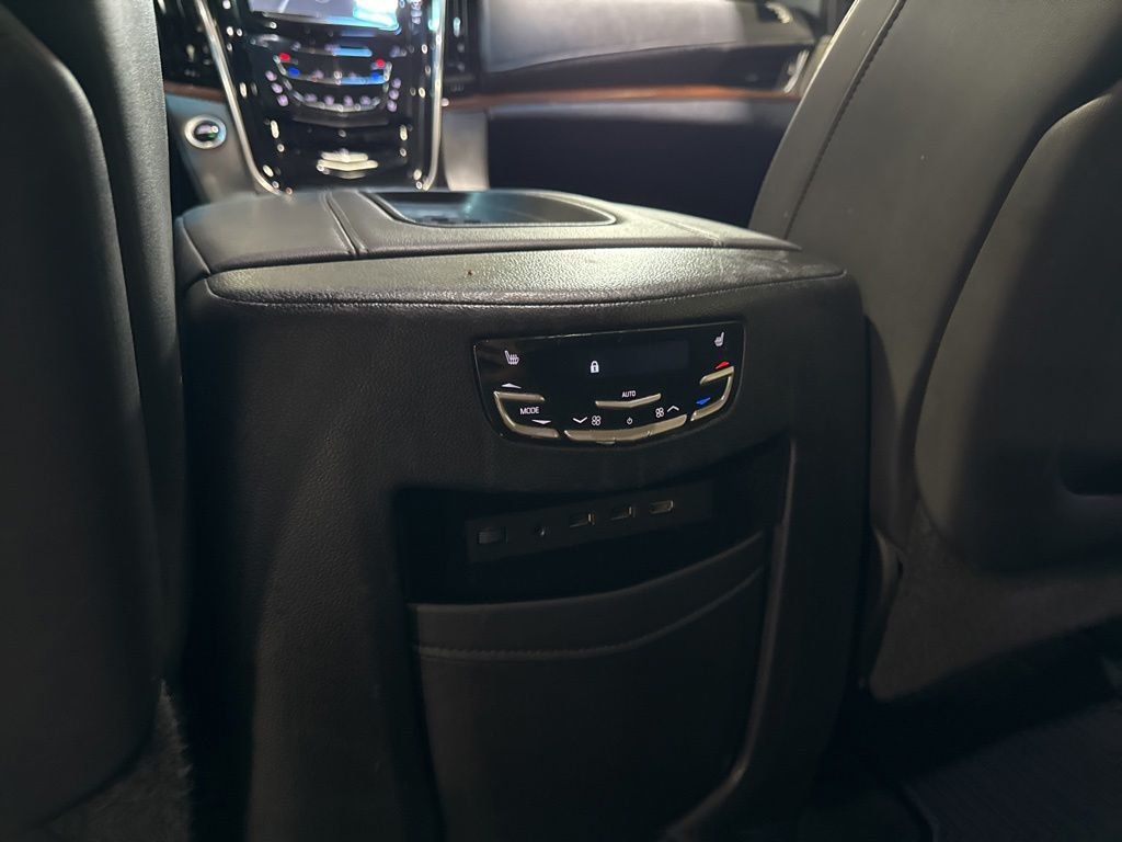 2017 Cadillac Escalade ESV 4WD 4dr Luxury - 23007338 - 41