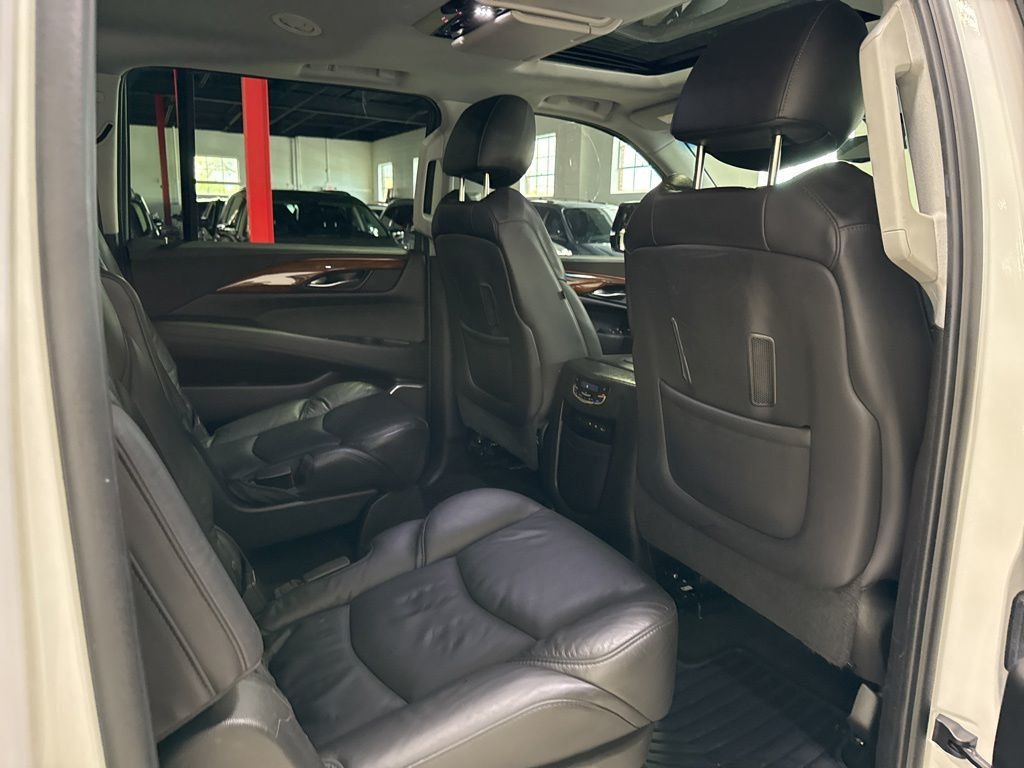 2017 Cadillac Escalade ESV 4WD 4dr Luxury - 23007338 - 50