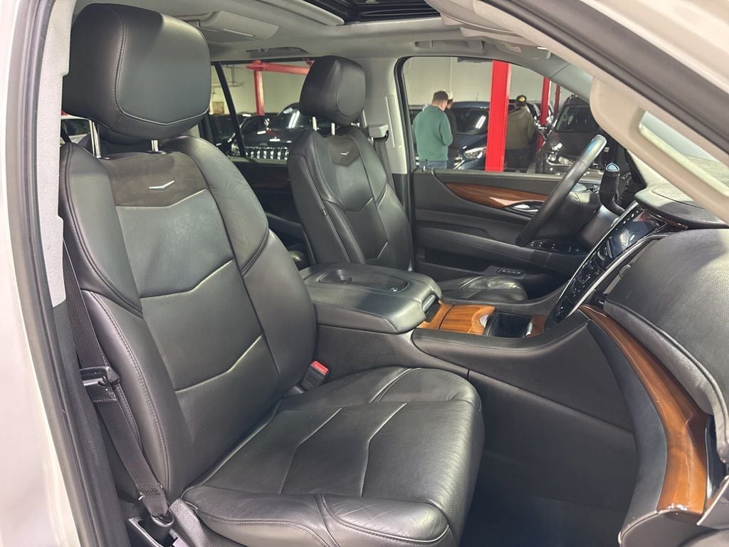 2017 Cadillac Escalade ESV 4WD 4dr Luxury - 23007338 - 56
