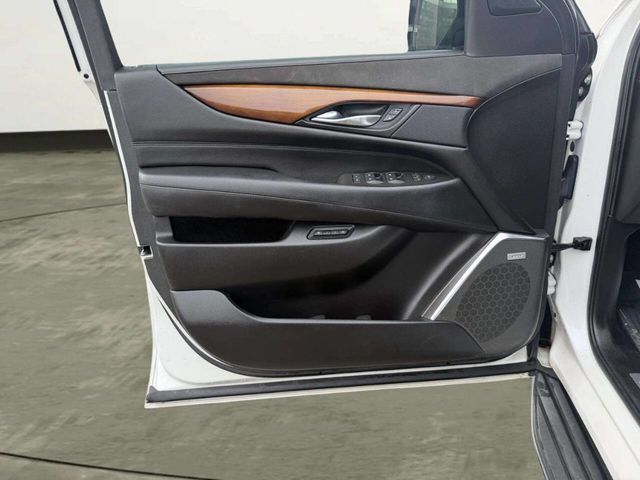 2017 Cadillac Escalade ESV 4WD 4dr Luxury - 22986776 - 14