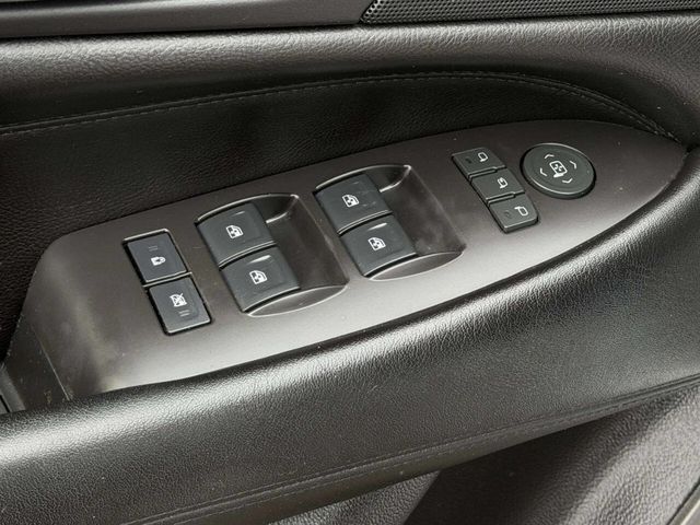 2017 Cadillac Escalade ESV 4WD 4dr Luxury - 22986776 - 16