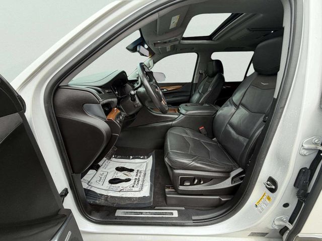 2017 Cadillac Escalade ESV 4WD 4dr Luxury - 22986776 - 18
