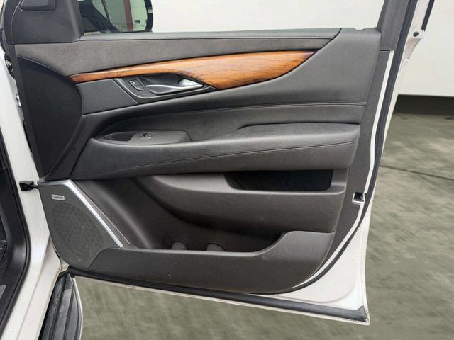 2017 Cadillac Escalade ESV 4WD 4dr Luxury - 22986776 - 33