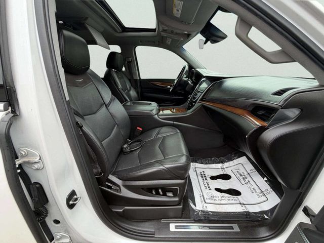 2017 Cadillac Escalade ESV 4WD 4dr Luxury - 22986776 - 34