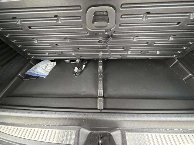 2017 Cadillac Escalade ESV 4WD 4dr Luxury - 22986776 - 6