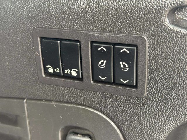 2017 Cadillac Escalade ESV 4WD 4dr Luxury - 22986776 - 7